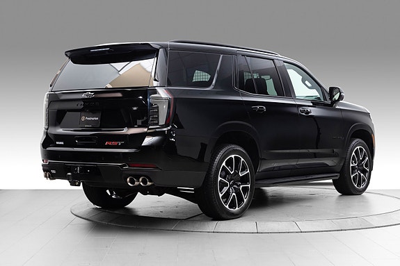 Chevrolet Tahoe 2 of 5