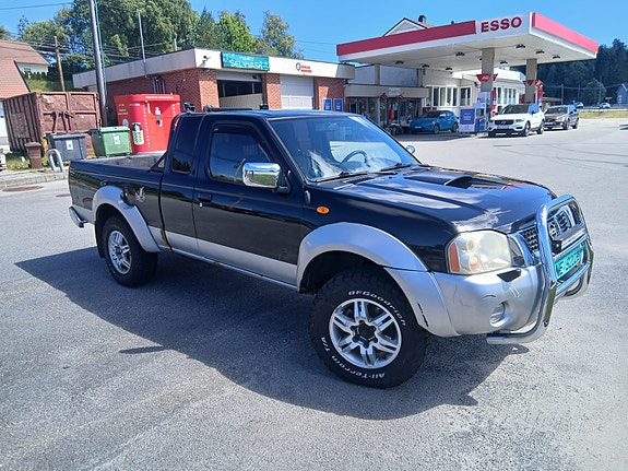 Nissan King Cab 3 of 5