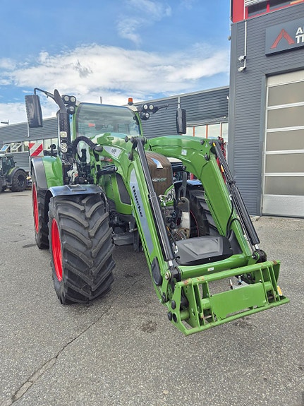 Fendt FENDT 724 VARIO 2 of 5