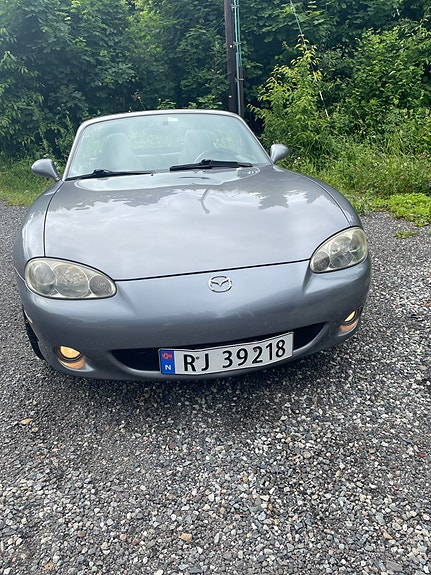 Mazda MX-5 3 of 5