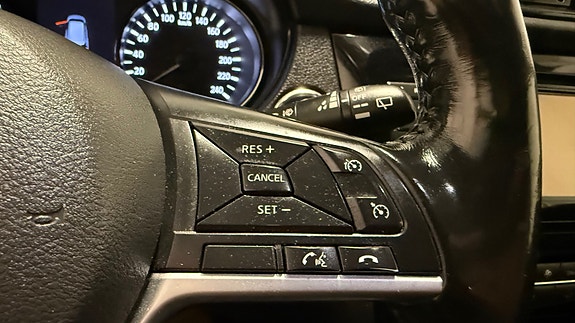 Nissan X-Trail 25 of 30