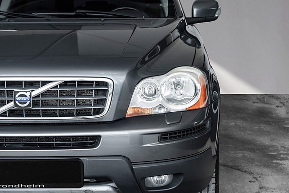 Volvo XC90 4 of 5