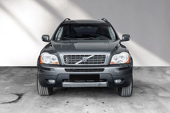 Volvo XC90 3 of 5