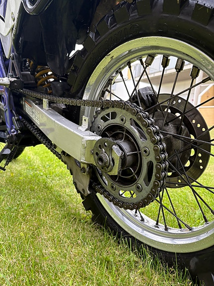 Suzuki DR 650 2 of 5