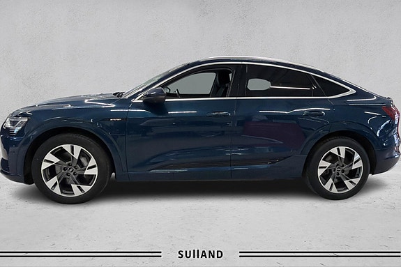 Audi e-tron Sportback 2 of 5