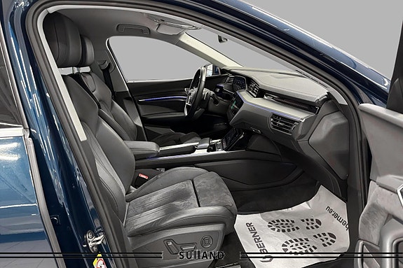 Audi e-tron Sportback 15 of 28