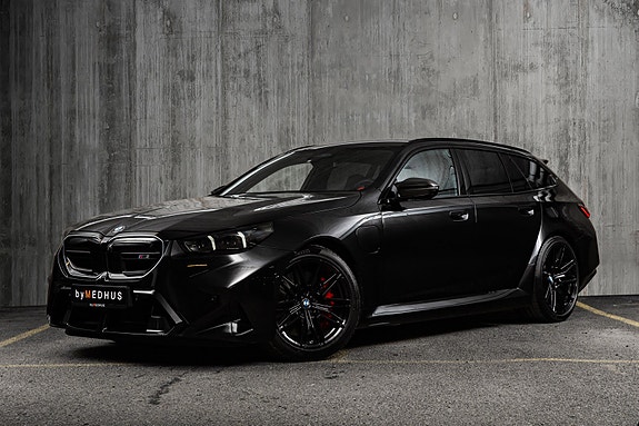 BMW M5 3 of 5