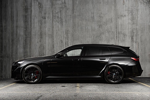 BMW M5 2 of 5