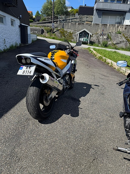 Honda CBR 929RR Fireblade 5 of 5