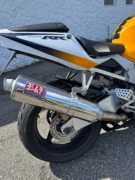 Honda CBR 929RR Fireblade 4 of 5