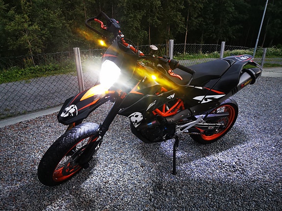 KTM 690 SMC R "Special Edition" 3 of 5