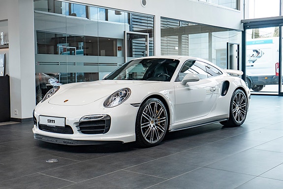 Porsche 911 4 of 5
