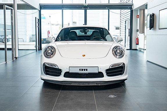Porsche 911 2 of 5