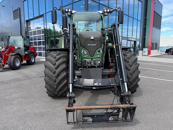 Fendt 718 2 of 5