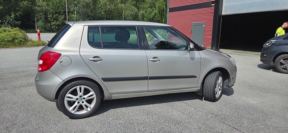 Skoda Fabia 2 of 12