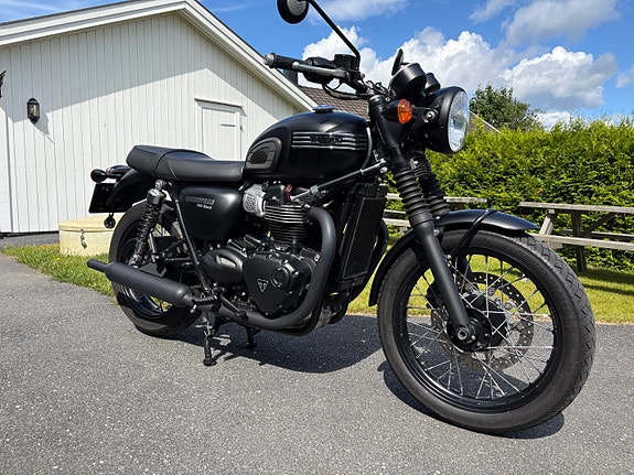 Triumph Bonneville T100 Black 5 of 5