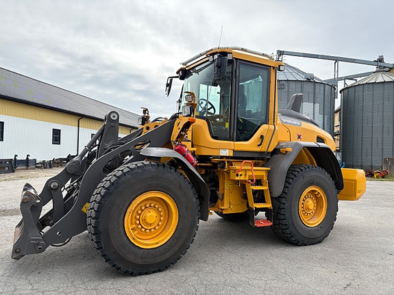 Volvo L70H 2 of 5