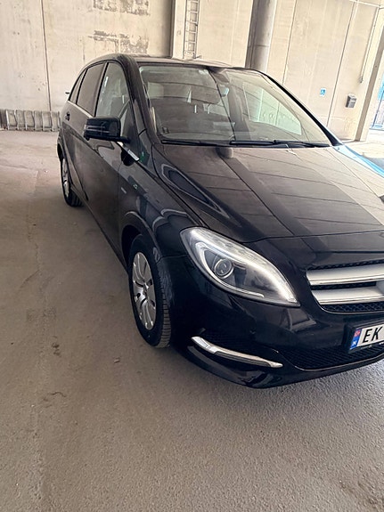 Mercedes-Benz B-Klasse 3 of 5
