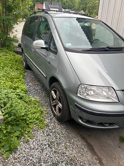 Volkswagen Sharan 2 of 16