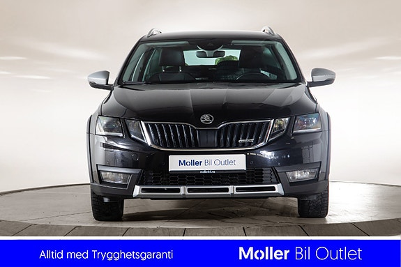 Skoda Octavia Scout 2 of 5