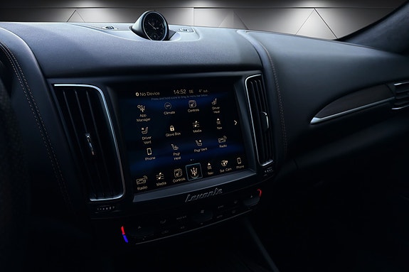 Maserati Levante 18 of 25