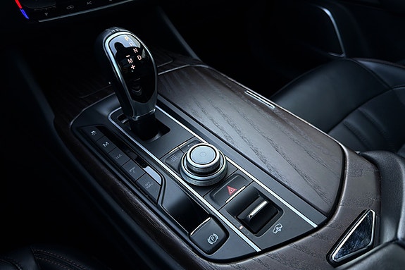 Maserati Levante 16 of 25