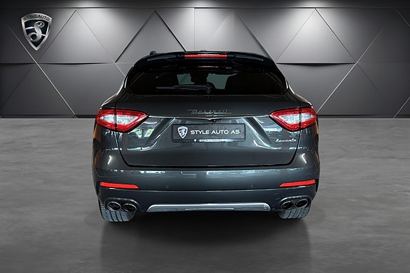 Maserati Levante 6 of 25