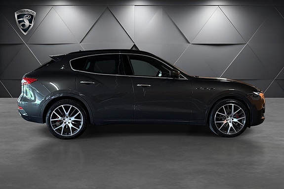 Maserati Levante 4 of 5