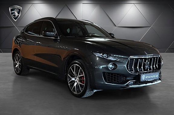 Maserati Levante 3 of 5