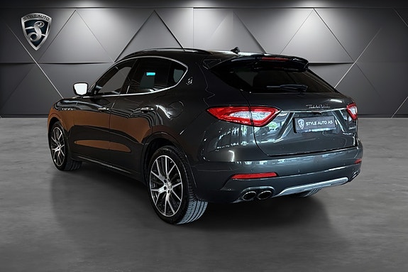 Maserati Levante 7 of 25
