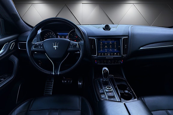 Maserati Levante 14 of 25