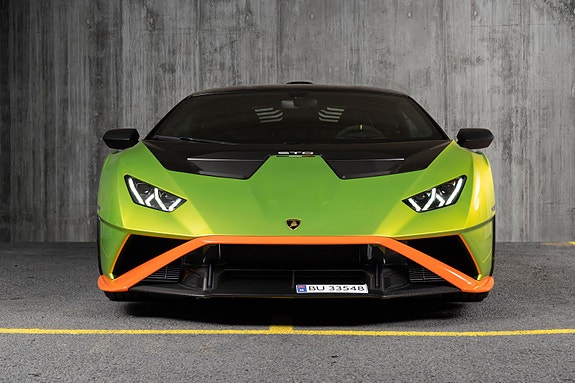 Lamborghini Huracan 4 of 5