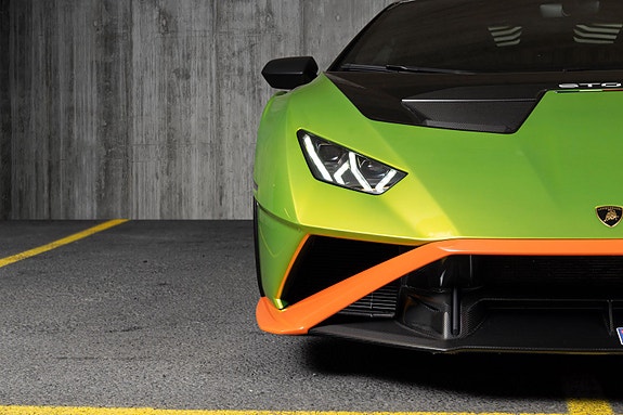 Lamborghini Huracan 5 of 5