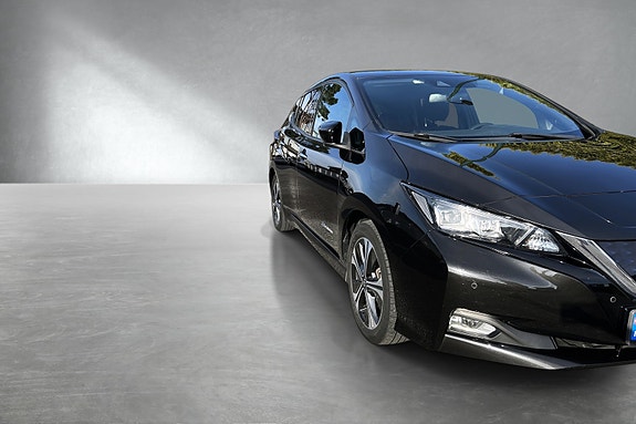 Nissan Leaf 5 of 5