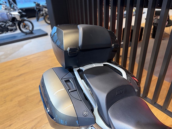 BMW R 1250 RT 4 of 5