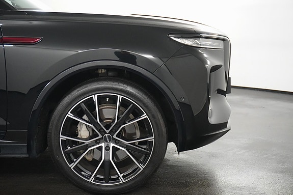 Hongqi E-HS9 2 of 5