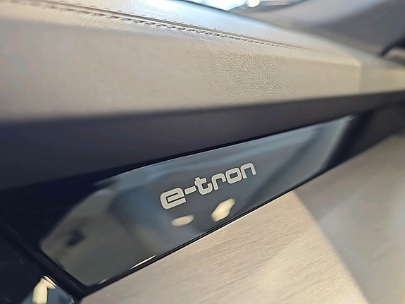 Audi e-tron Sportback 18 of 25