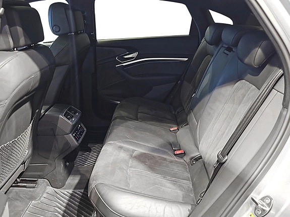 Audi e-tron Sportback 7 of 25