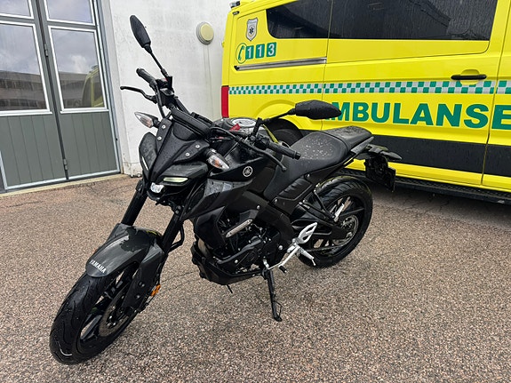 Yamaha MT-125 2 of 5