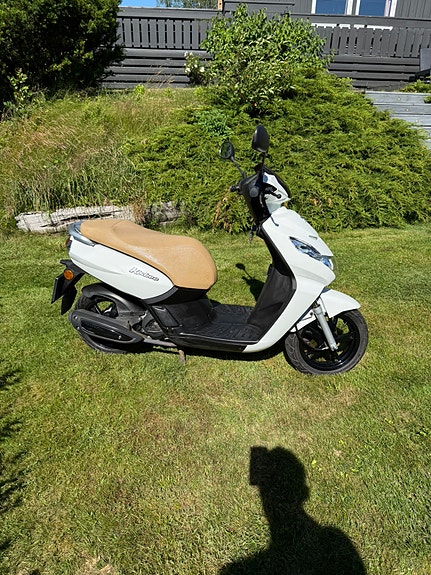 Peugeot Kisbee 2 of 5