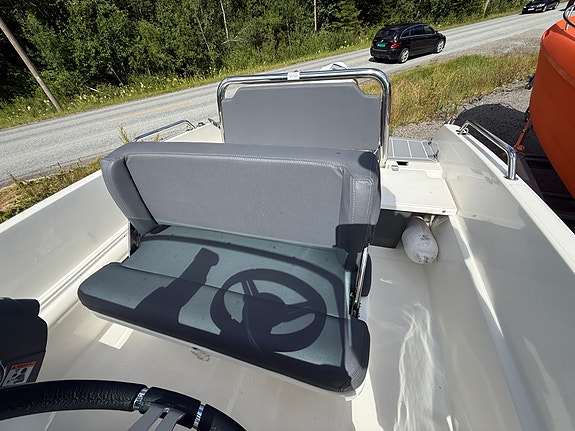 Sting 485S m/Evinrude 60 & Henger 5 of 5