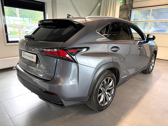 Lexus NX300h 6 of 16