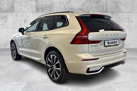 Volvo XC60 3 of 5