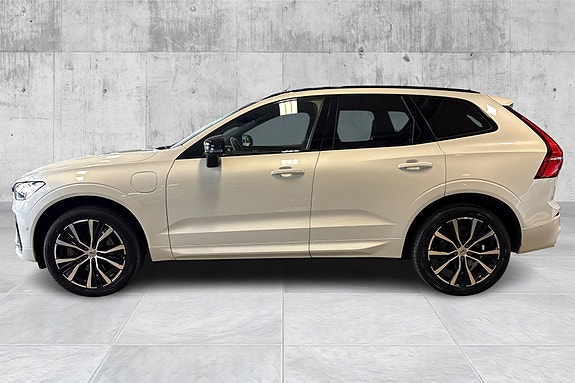 Volvo XC60 2 of 5