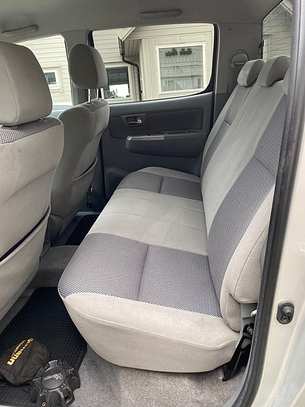 Toyota HiLux 8 of 11