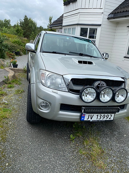 Toyota HiLux 5 of 11