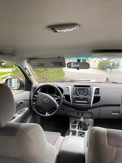 Toyota HiLux 11 of 11