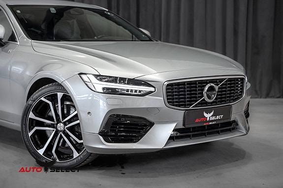 Volvo S90 2 of 5