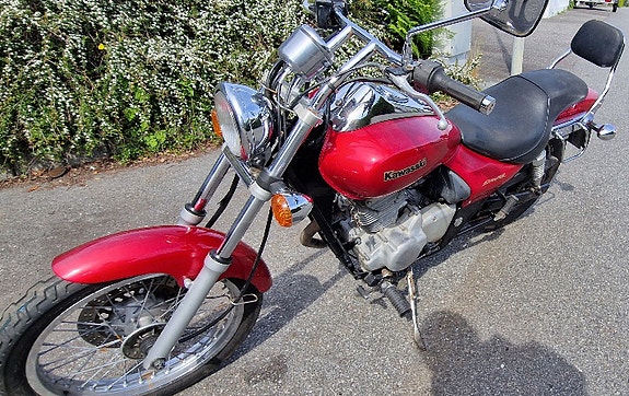 Kawasaki BN 125 Eliminator 2 of 5