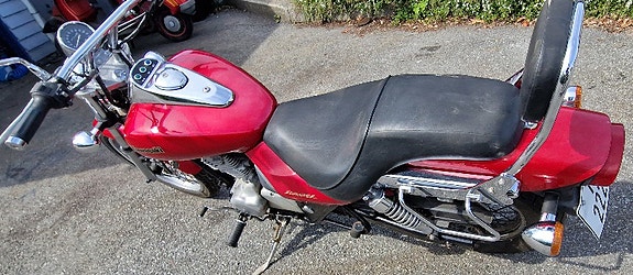 Kawasaki BN 125 Eliminator 3 of 5